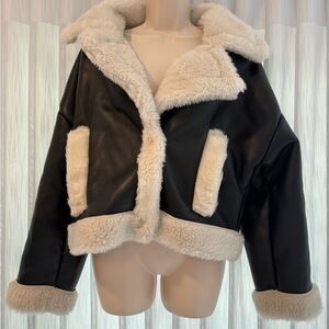 Abercrombie & Fitch Black and Cream Teddy Jacket